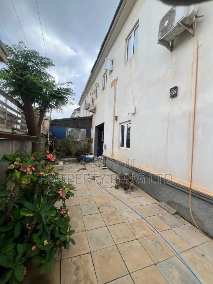 4bdrm Duplex in Life Camp for sale