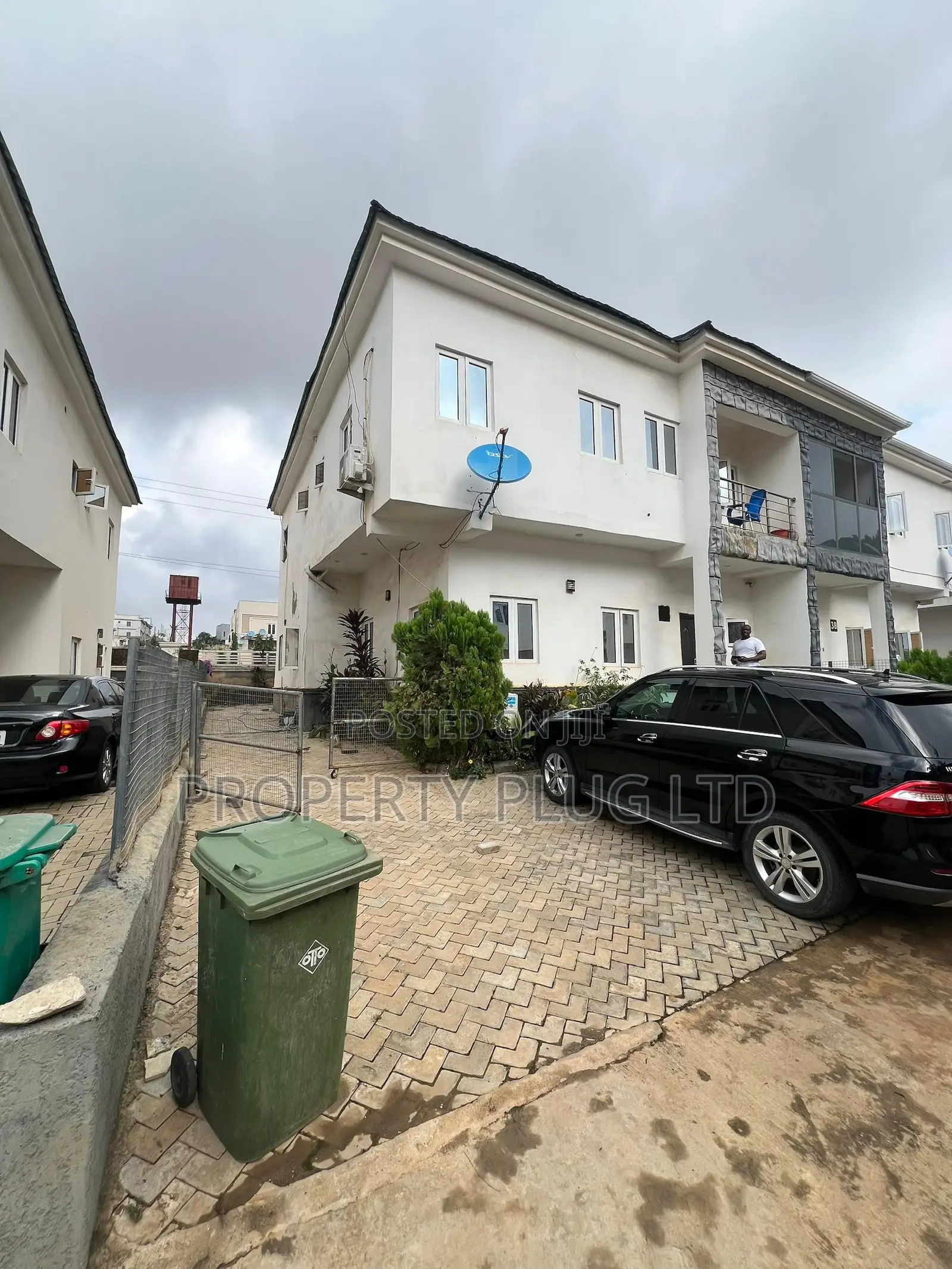 4bdrm Duplex in Life Camp for sale