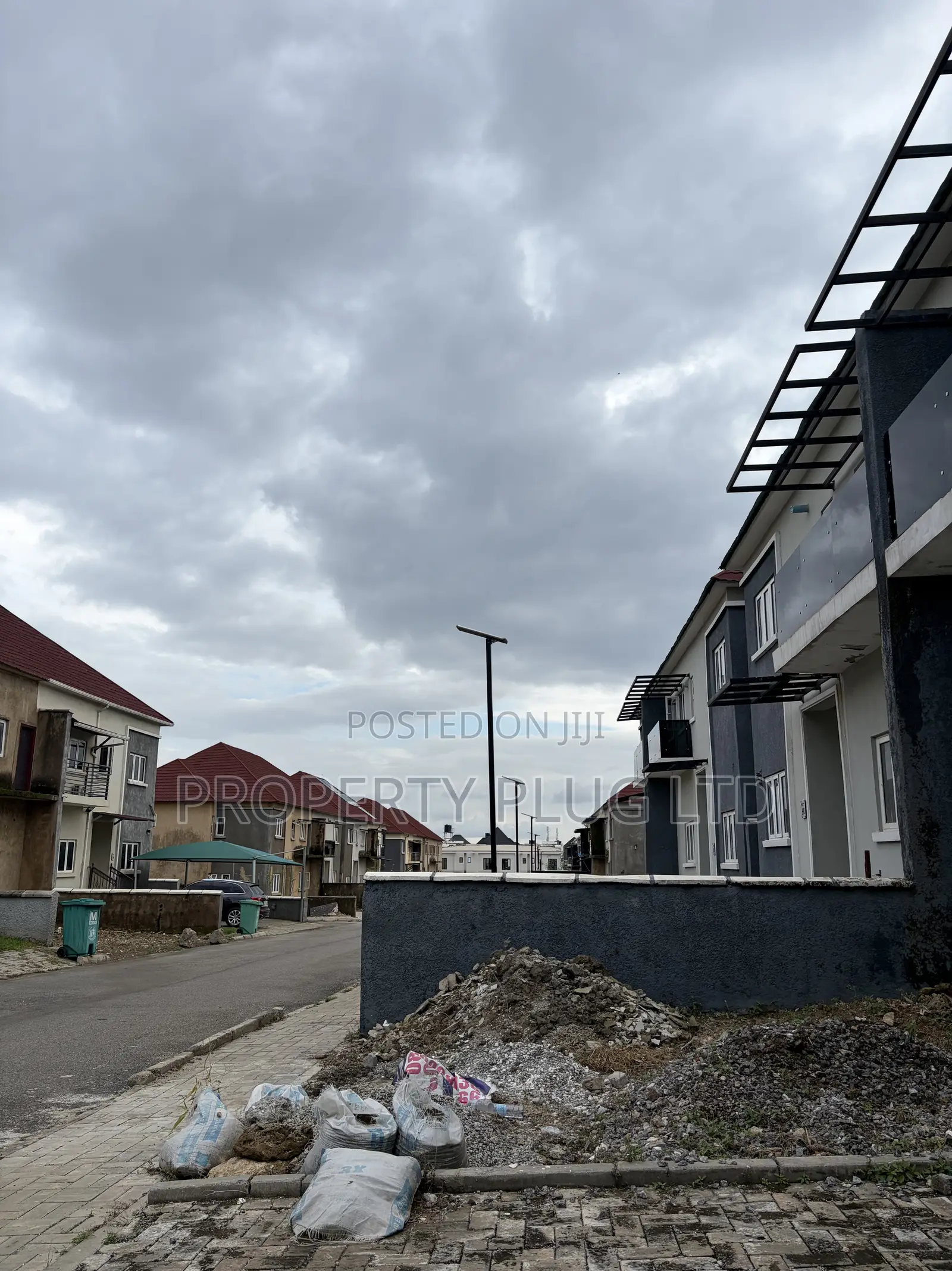4bdrm Duplex in Galadimawa for sale