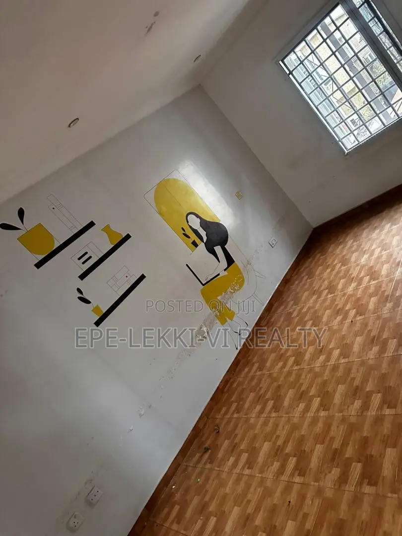 5bdrm Duplex in Lekki Phase 1 for rent