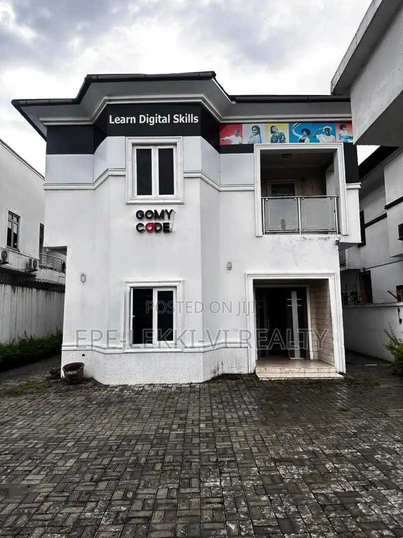 5bdrm Duplex in Lekki Phase 1 for rent