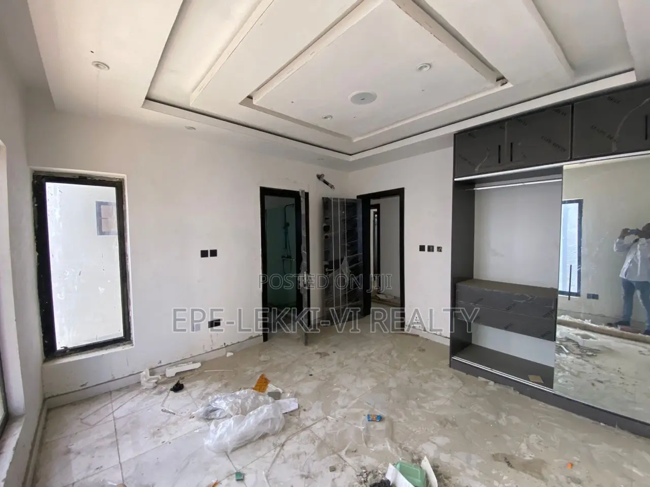2 Wings of 5-Bedroom Duplex for Commercial Lease in Lekki Phase 1