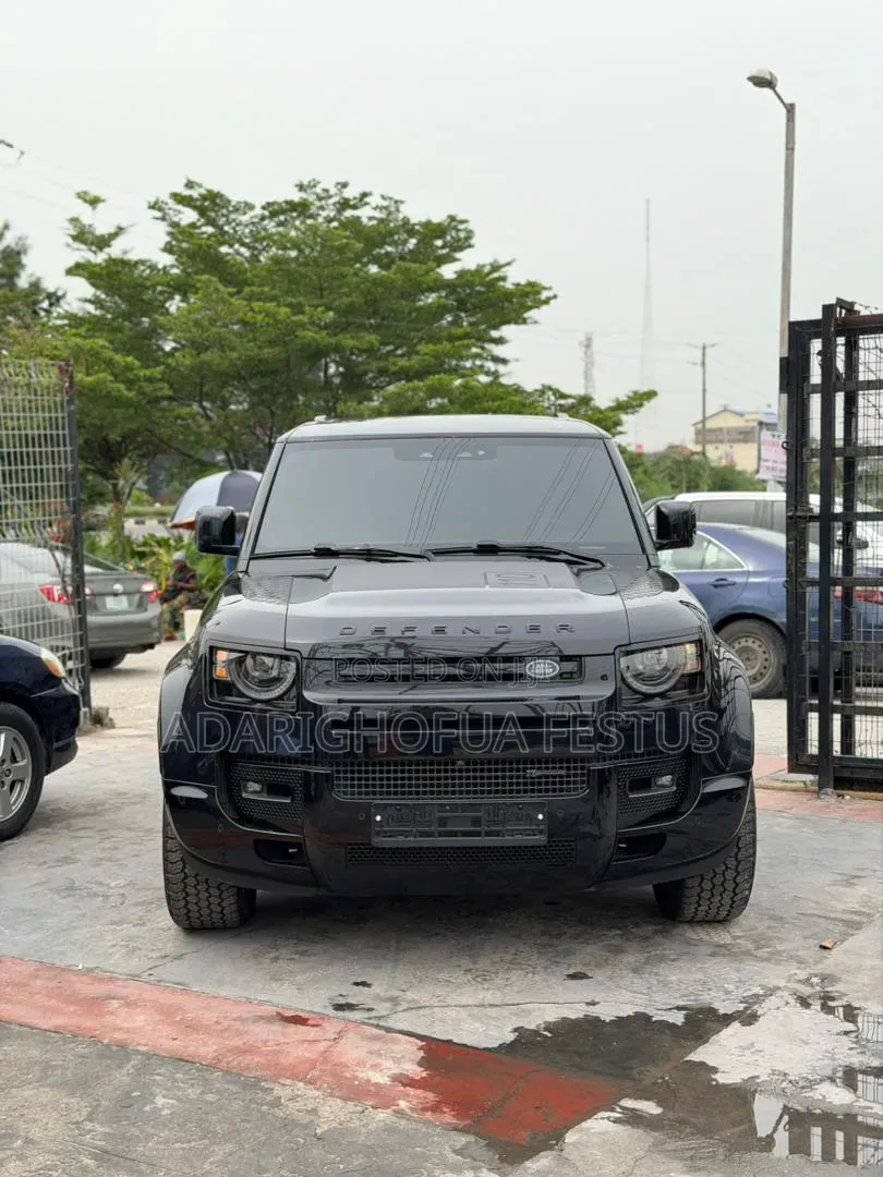 Land Rover Defender 2023 Black