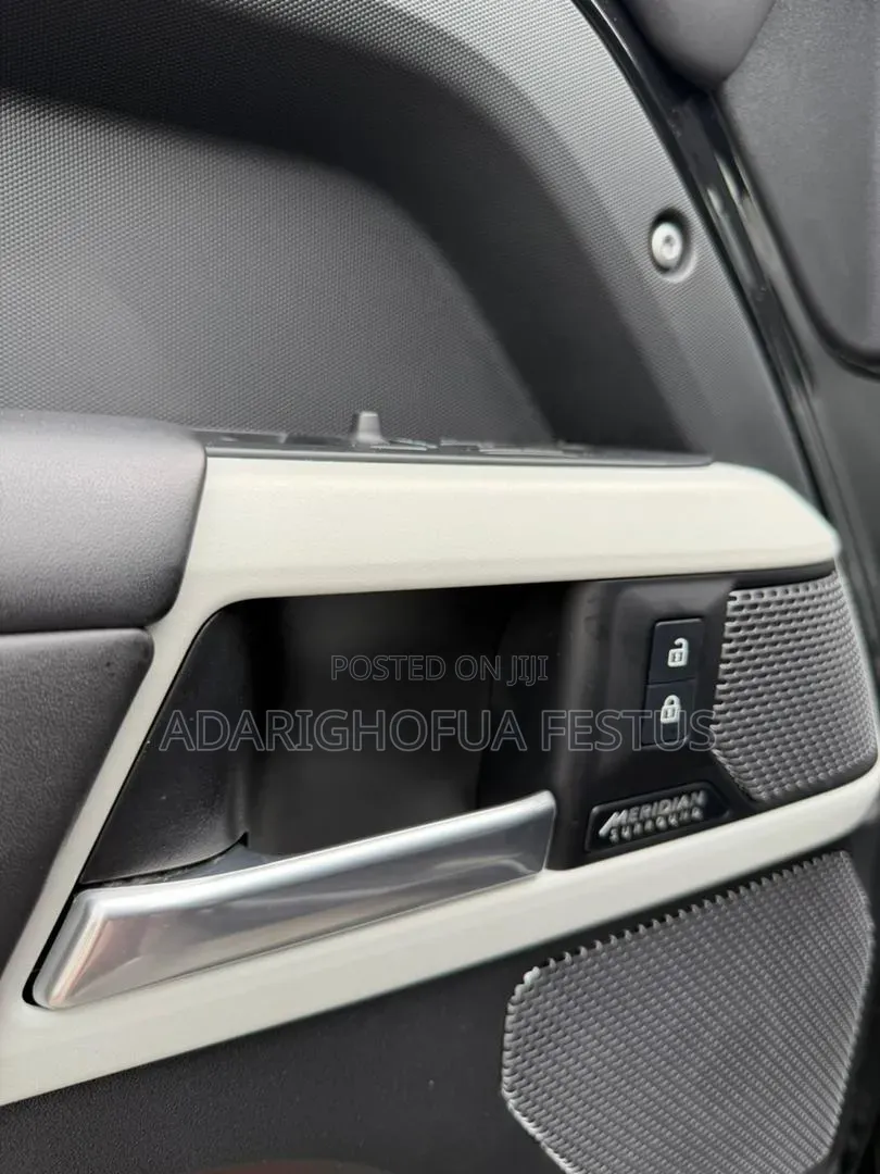 Land Rover Defender 2023 Black