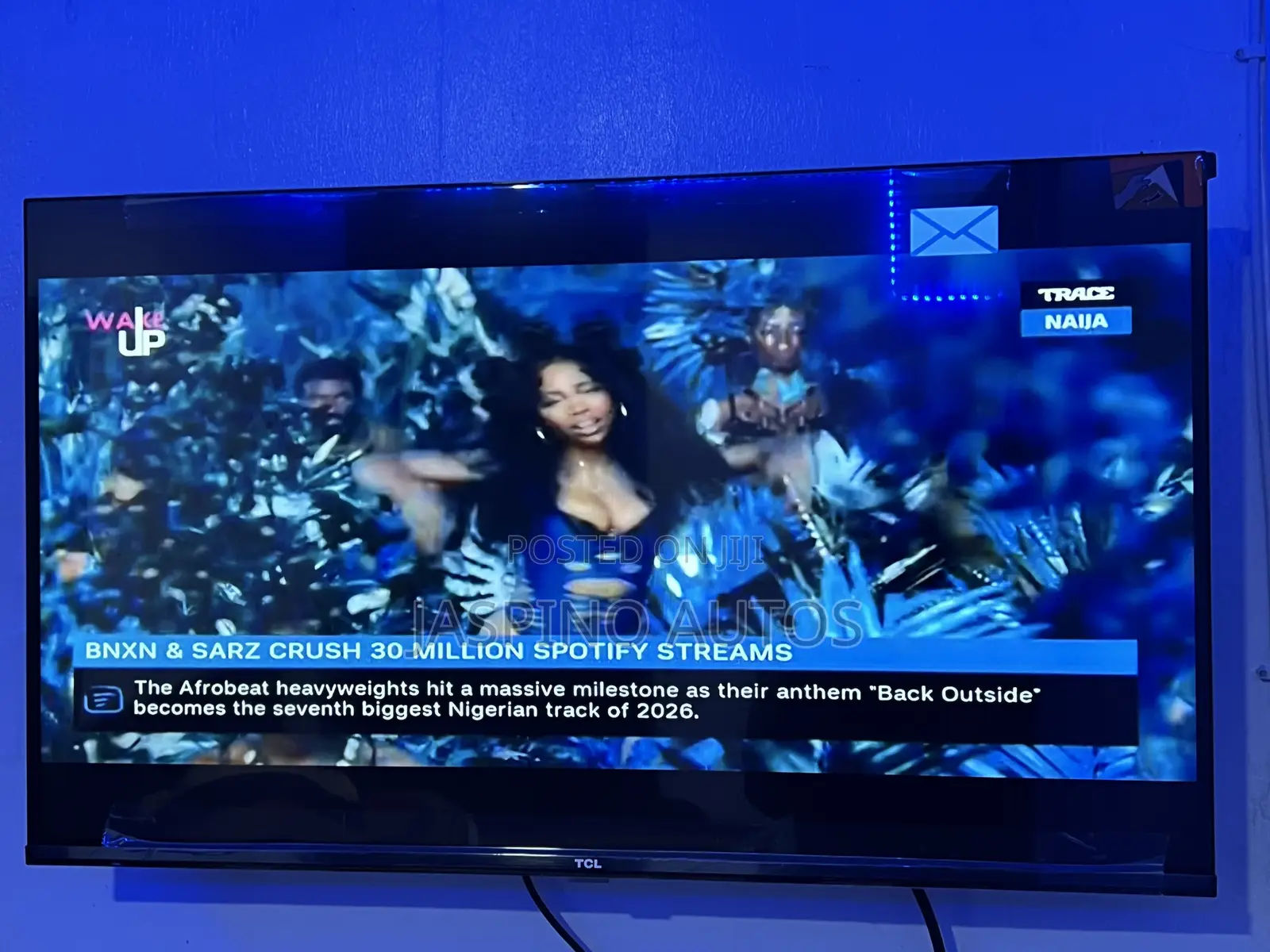 TV 32 Inch
