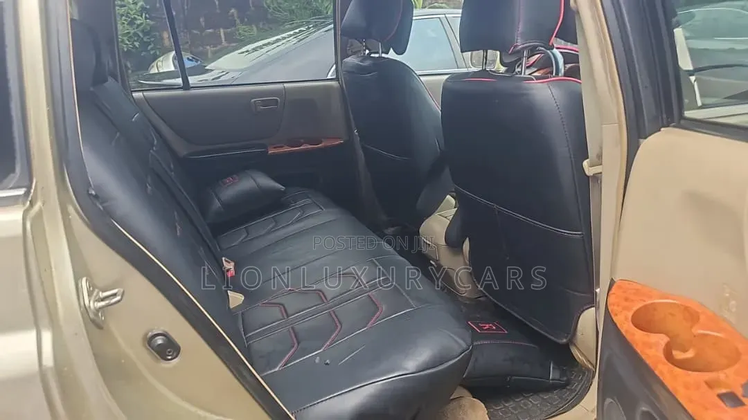 Toyota Highlander 2005 Gold