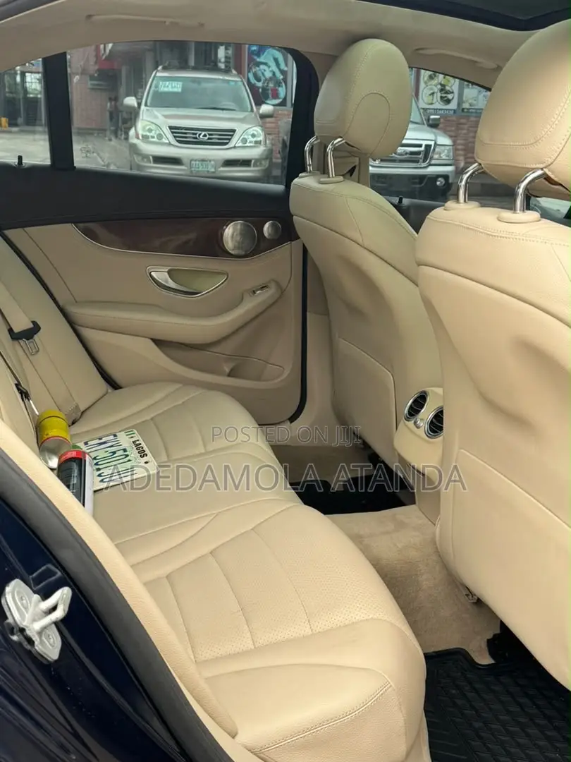 Mercedes-Benz C300 2016 Blue