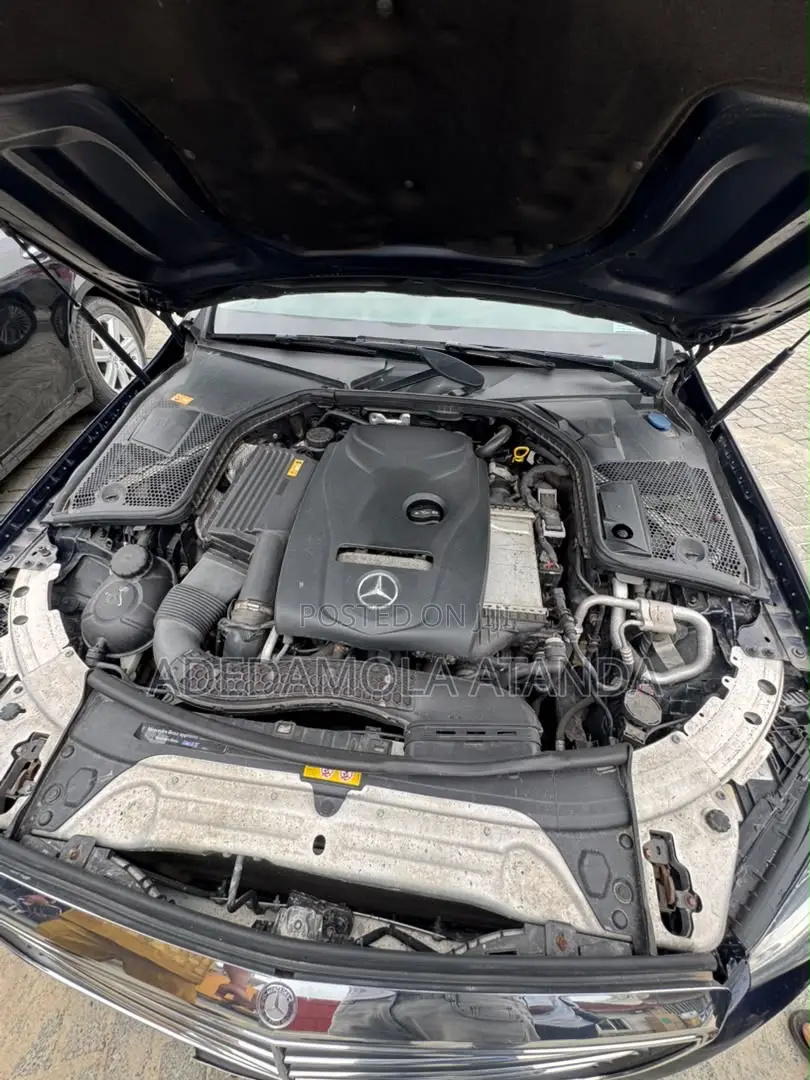 Mercedes-Benz C300 2016 Blue