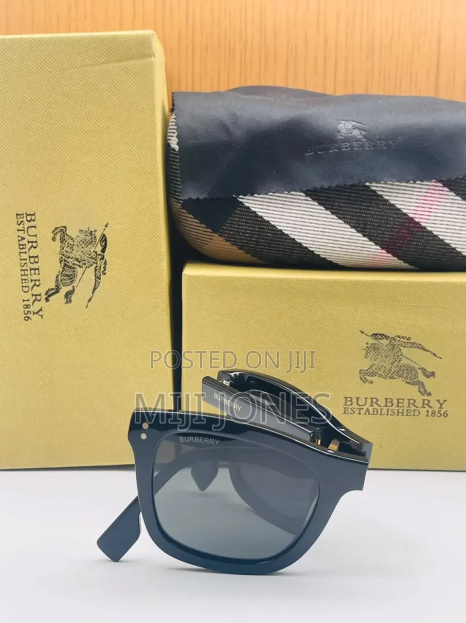 Burberry Foldable Wayfarer Style Sunglasses