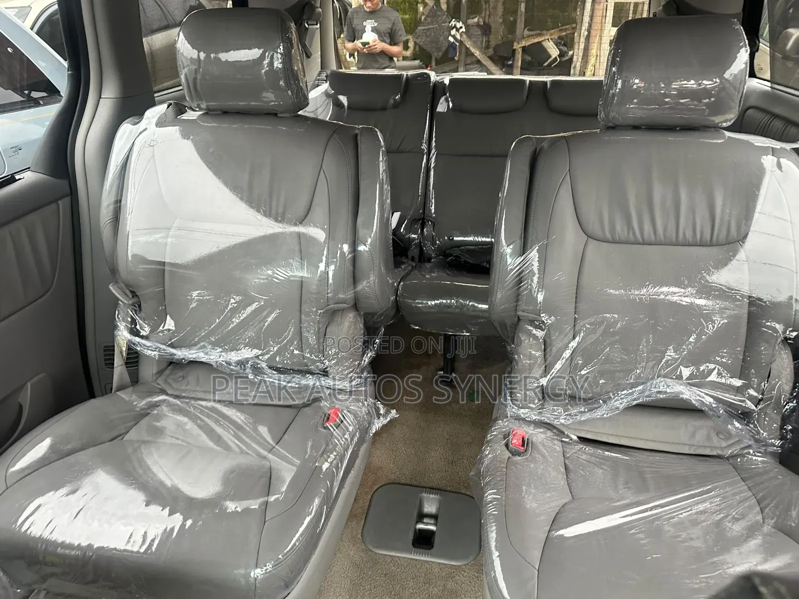 Toyota Sienna 2010 Silver