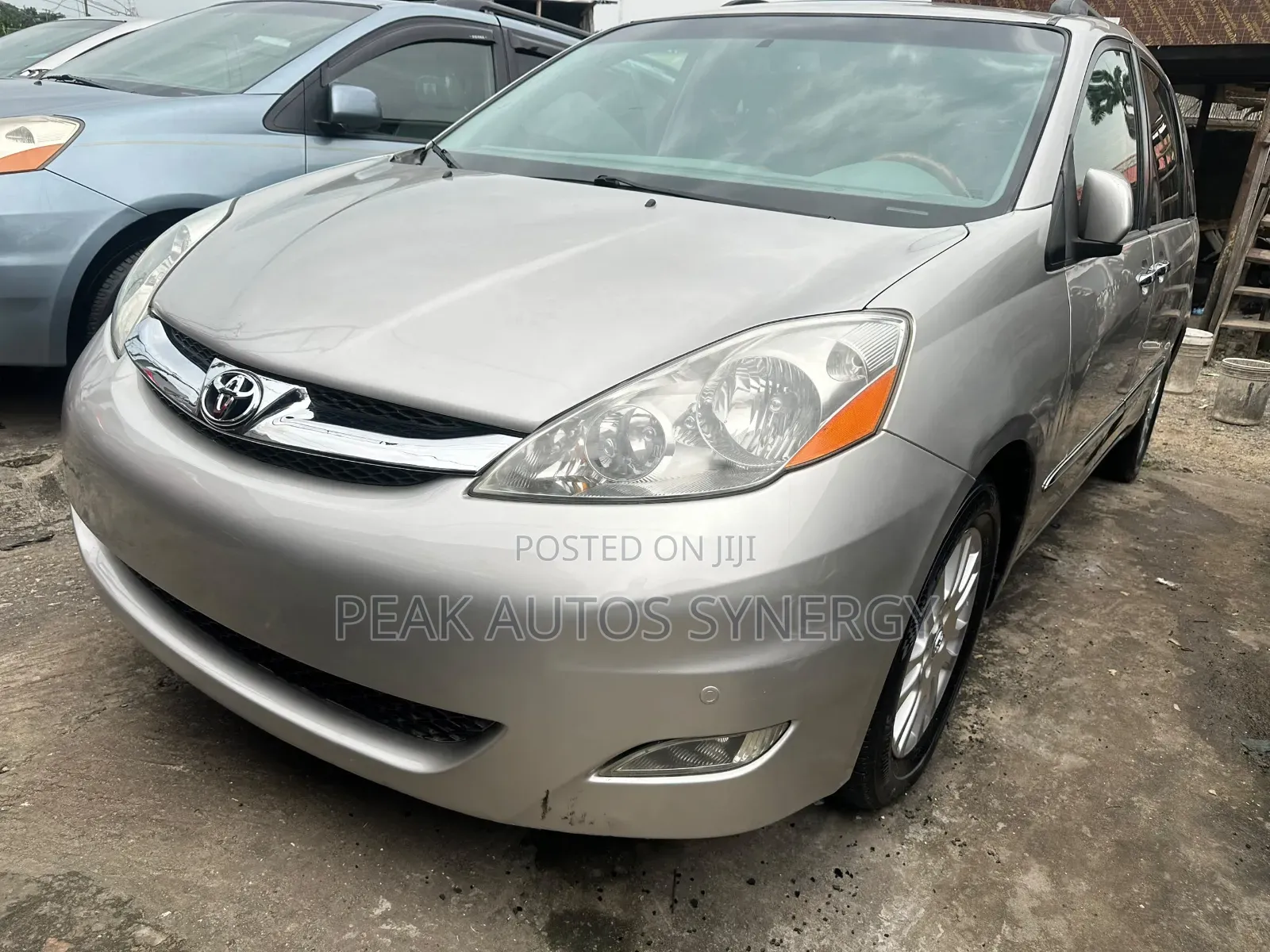 Toyota Sienna 2010 Silver