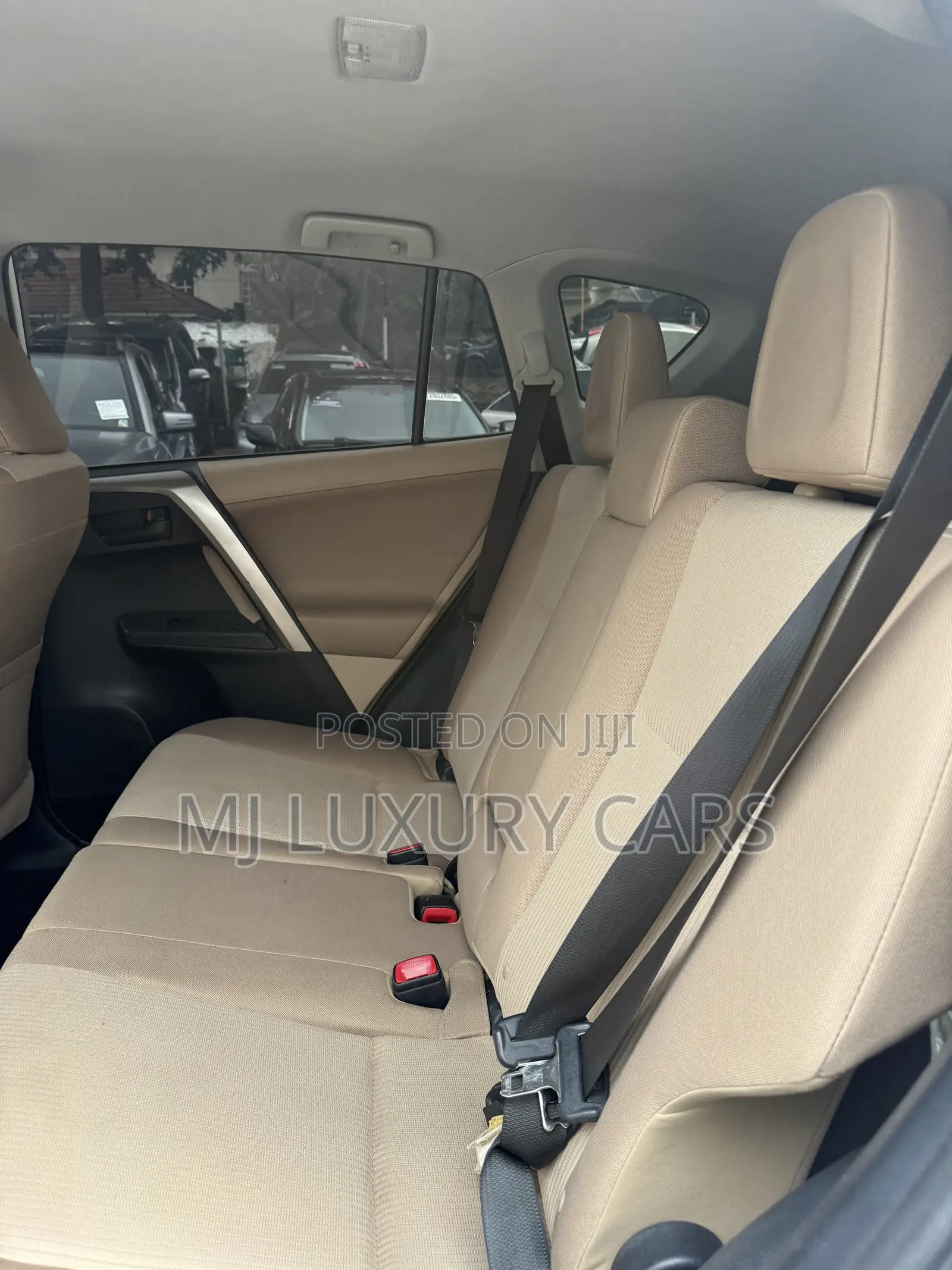 Toyota RAV4 XLE AWD (2.5L 4cyl 6A) 2017 White