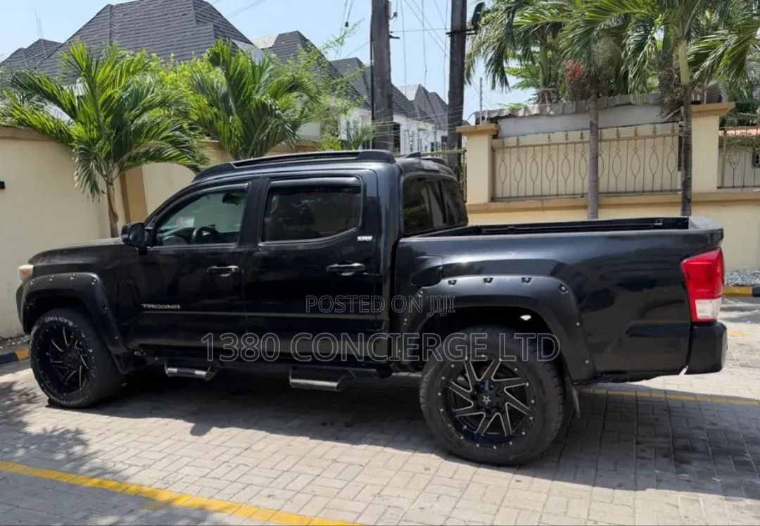 Toyota Tacoma 4dr Double Cab 2016 Black