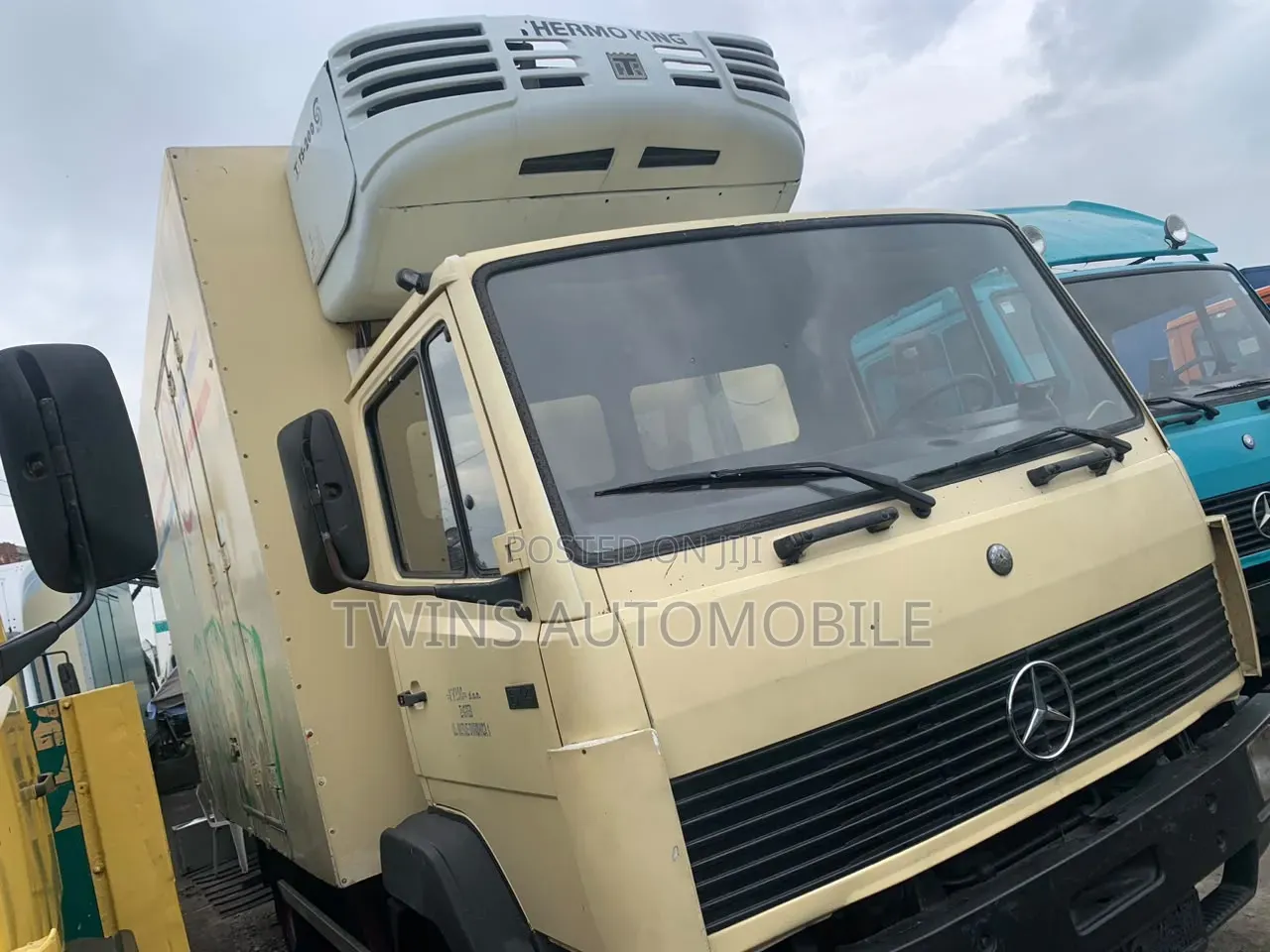Mercedes Benz 814 Cooling Truck
