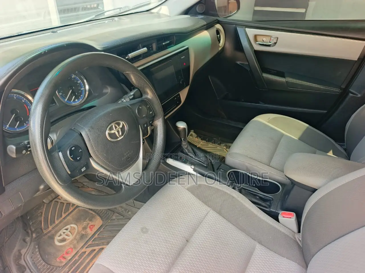 Toyota Corolla LE Premium 4dr Sedan (1.8L 4cyl CVT) 2016 Blue