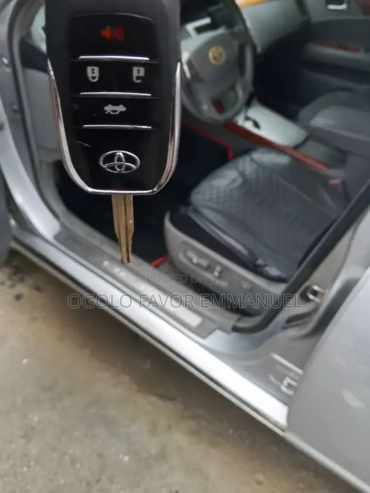 Toyota Avalon XLS Sedan FWD (3.5L 6cyl 6A) 2008 Silver
