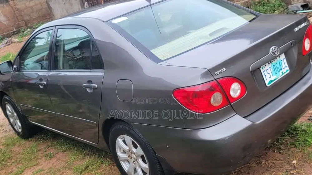 Toyota Corolla 2006 Gray