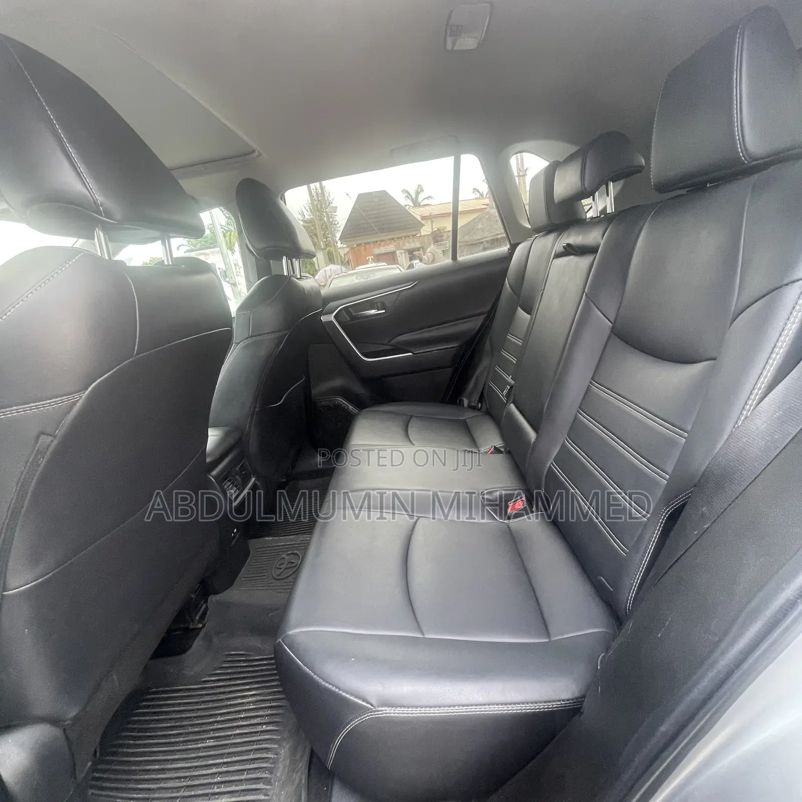 Toyota RAV4 XLE 2022 Silver