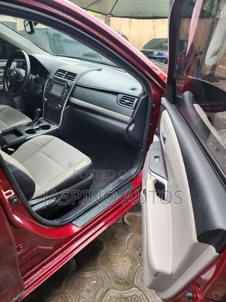 Toyota Camry 2016 Red