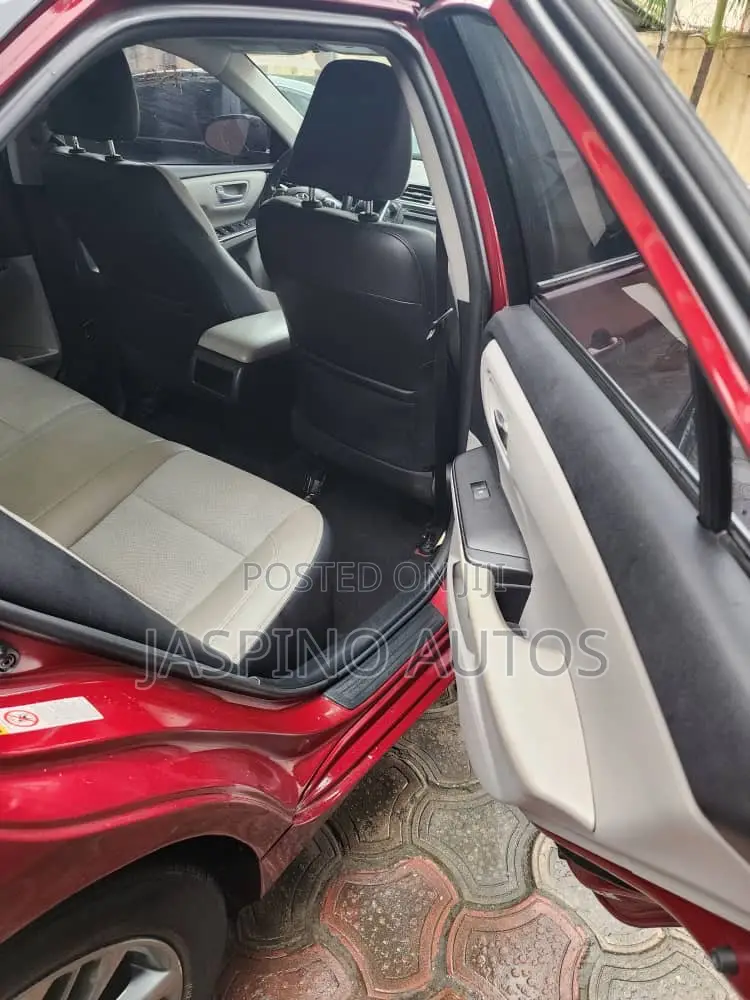 Toyota Camry 2016 Red