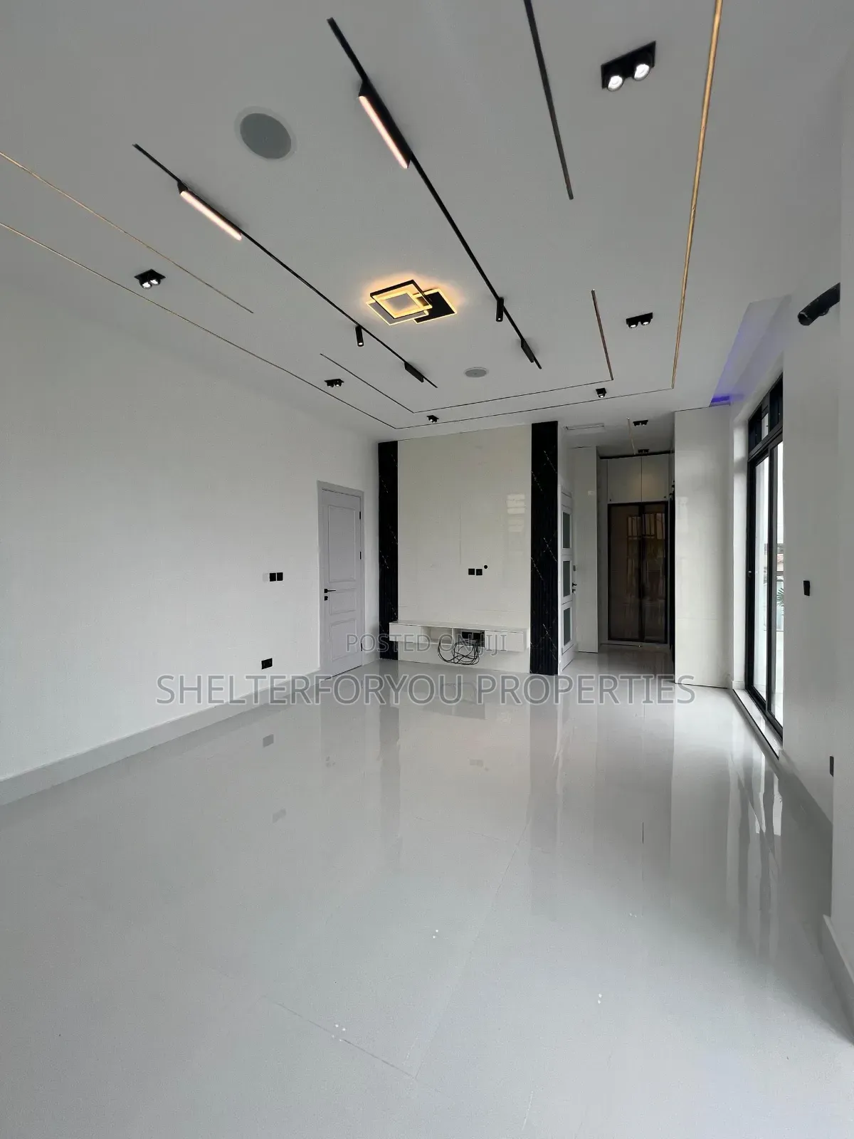 5bdrm Duplex in Off Lekki-Epe Expressway for sale