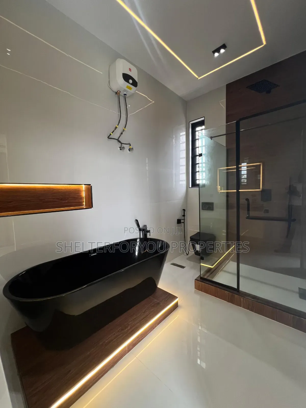 5bdrm Duplex in Off Lekki-Epe Expressway for sale