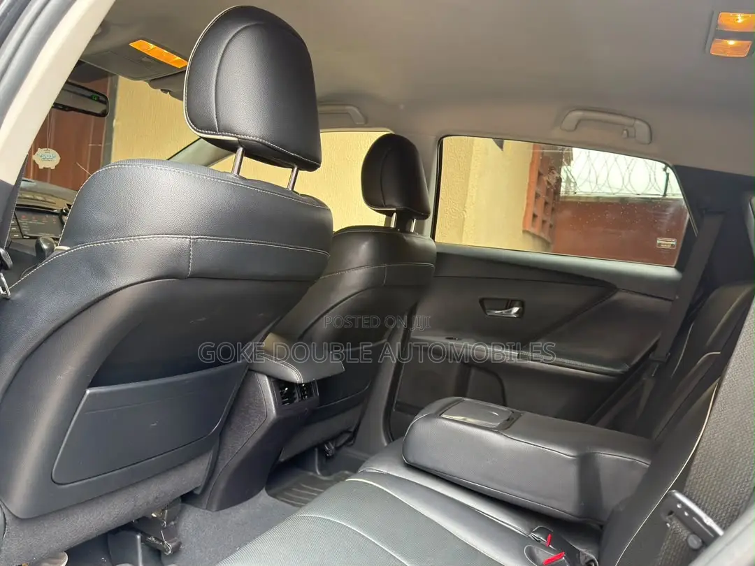 Toyota Venza XLE 2015 Black