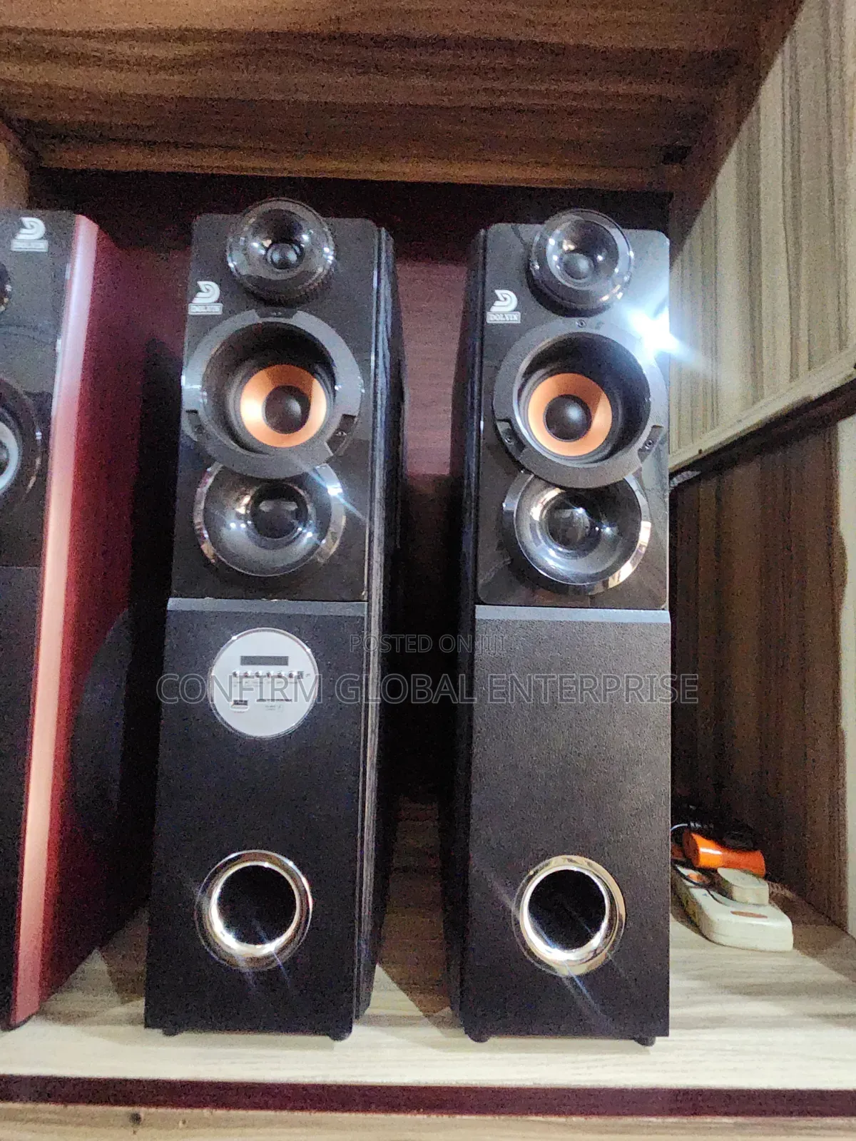 Dolvin DS-334 Tower Speaker With Wireless Mic