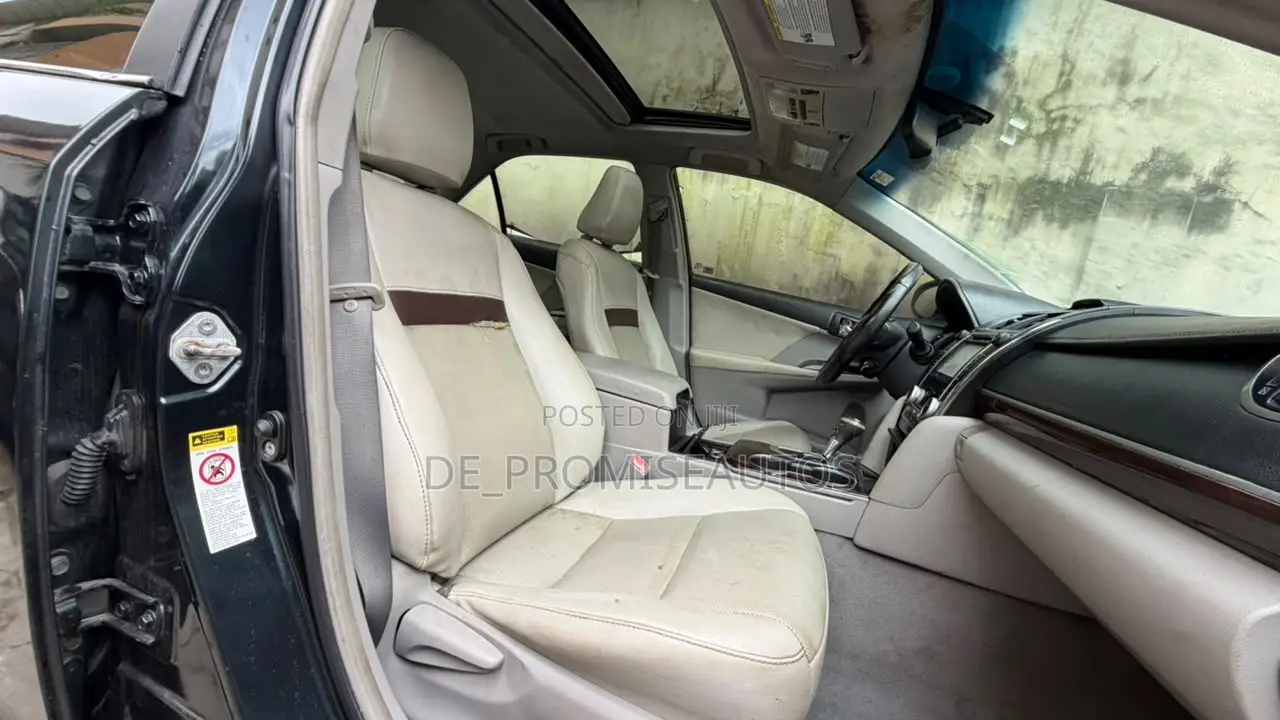 Toyota Camry XLE V6 4dr Sedan (3.5L 6cyl 6A) 2013 Gray