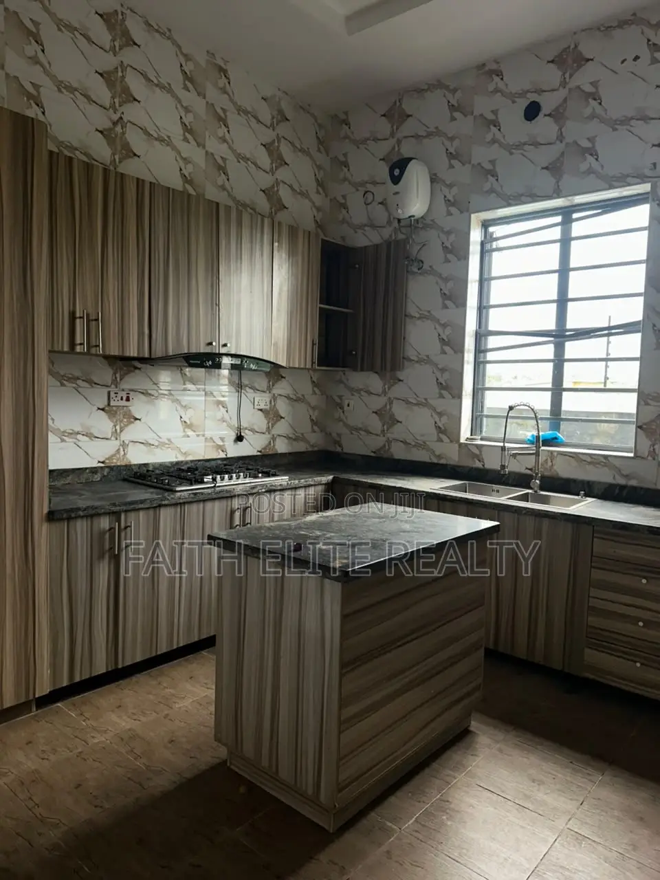 4bdrm Duplex in Lekki Expressway for rent