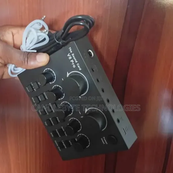 New V8 Pro Sound Card Live Streaming Voice Changer Kit