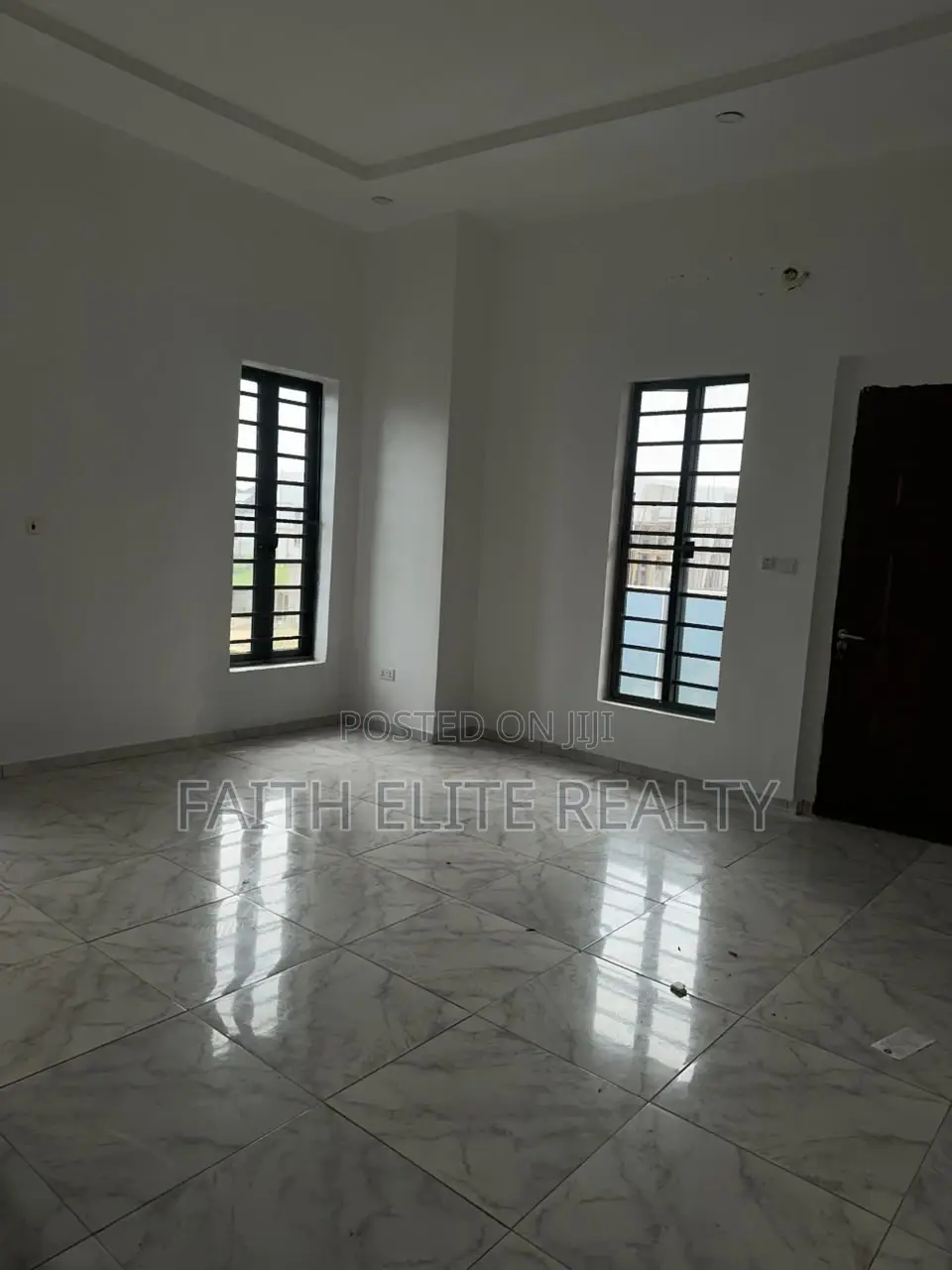 4bdrm Duplex in Lekki Expressway for rent