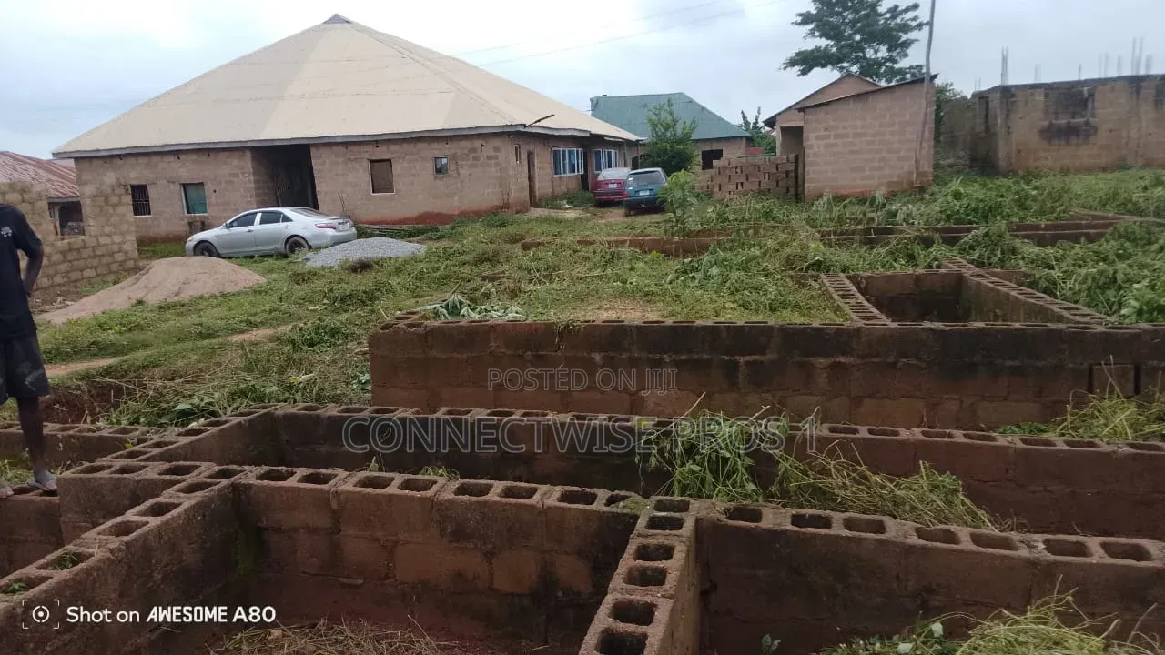 A Plot of Land With a Foundation of 2 and 3 Bedrooms