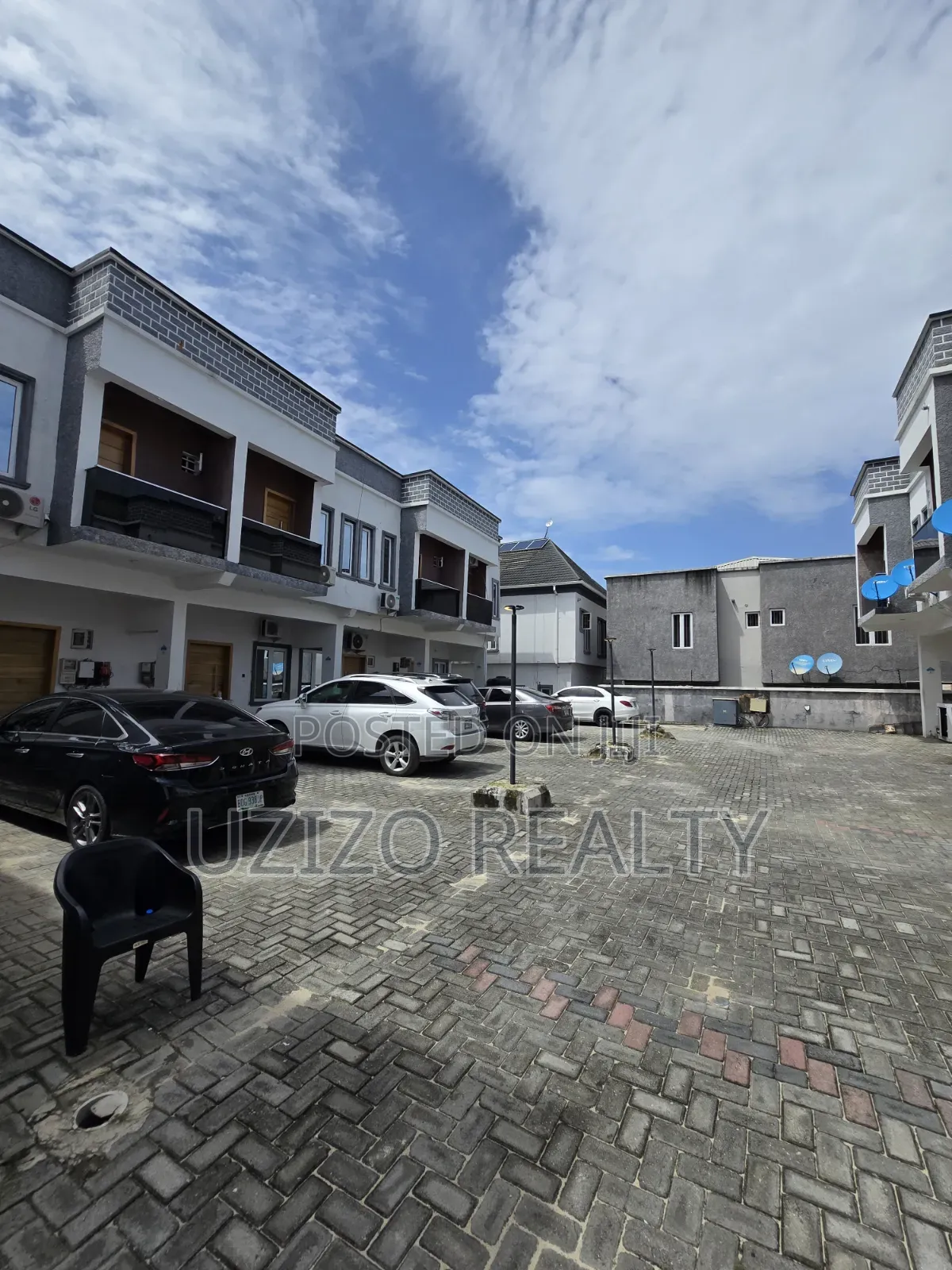 3bdrm Townhouse/Terrace in Ikota for sale