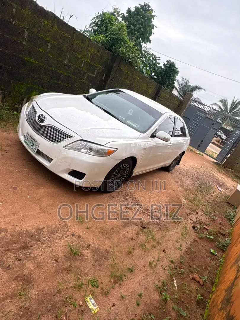 Toyota Camry XLE 4dr Sedan (2.4 4cyl 5A) 2008 White