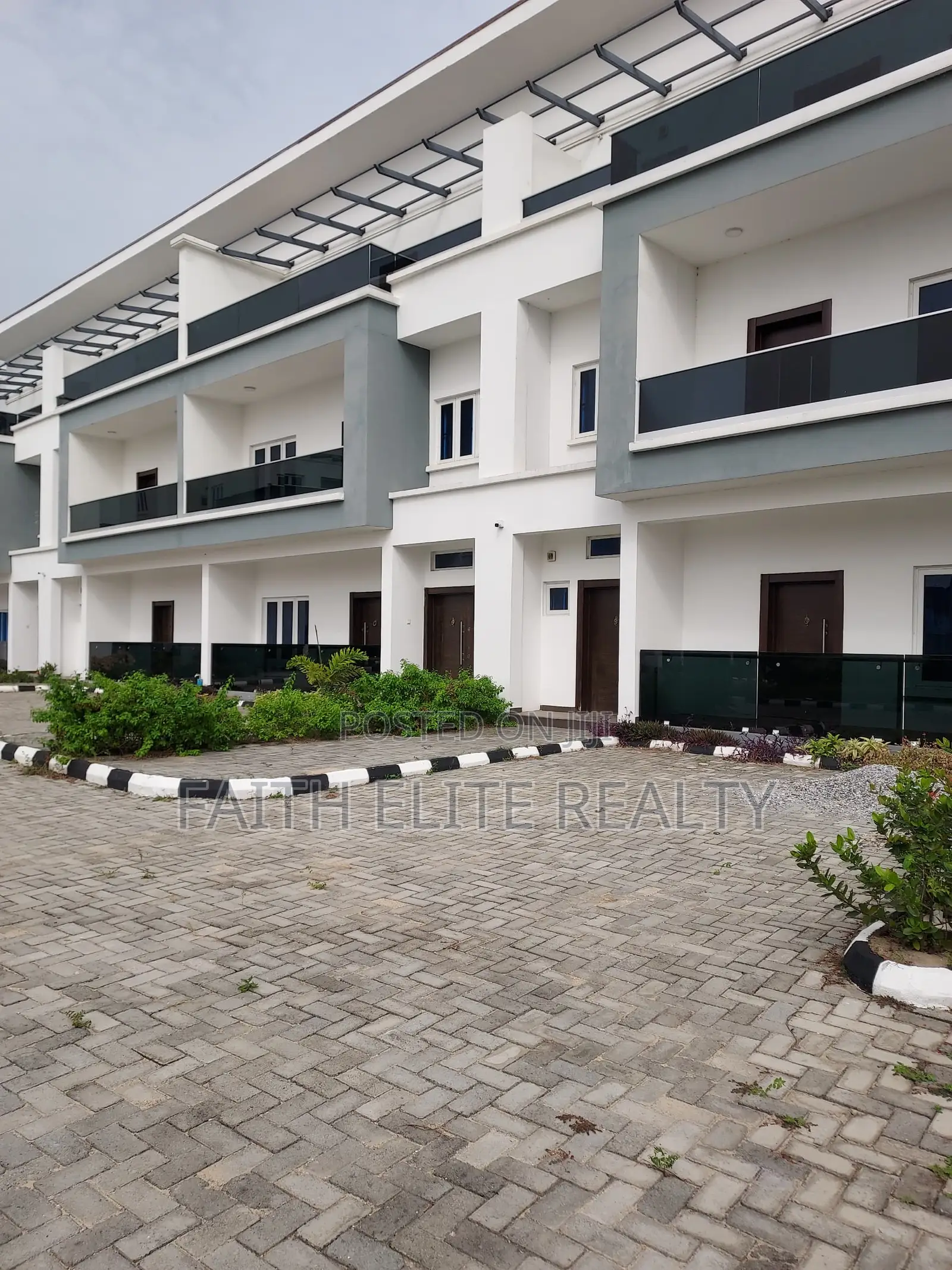 4bdrm Duplex in Lekki County, Ikota for rent