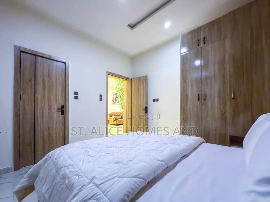 24orty7 Apartment Brown Luxe 3 Bedroom Apartment With Swimming Pool