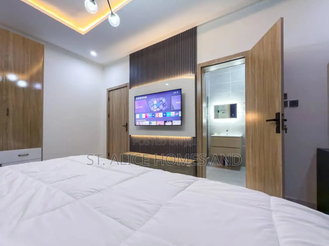 24orty7 Apartment Brown Luxe 3 Bedroom Apartment With Swimming Pool