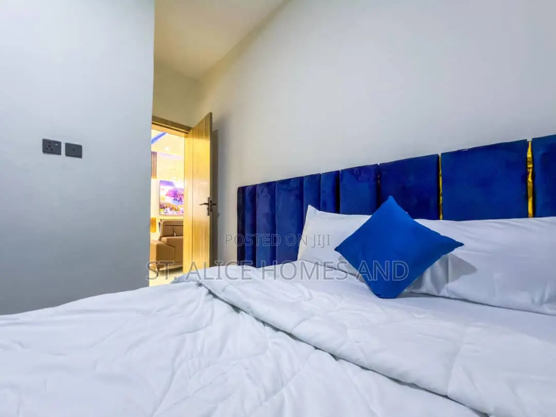 24orty7 Apartment Brown Luxe 3 Bedroom Apartment With Swimming Pool