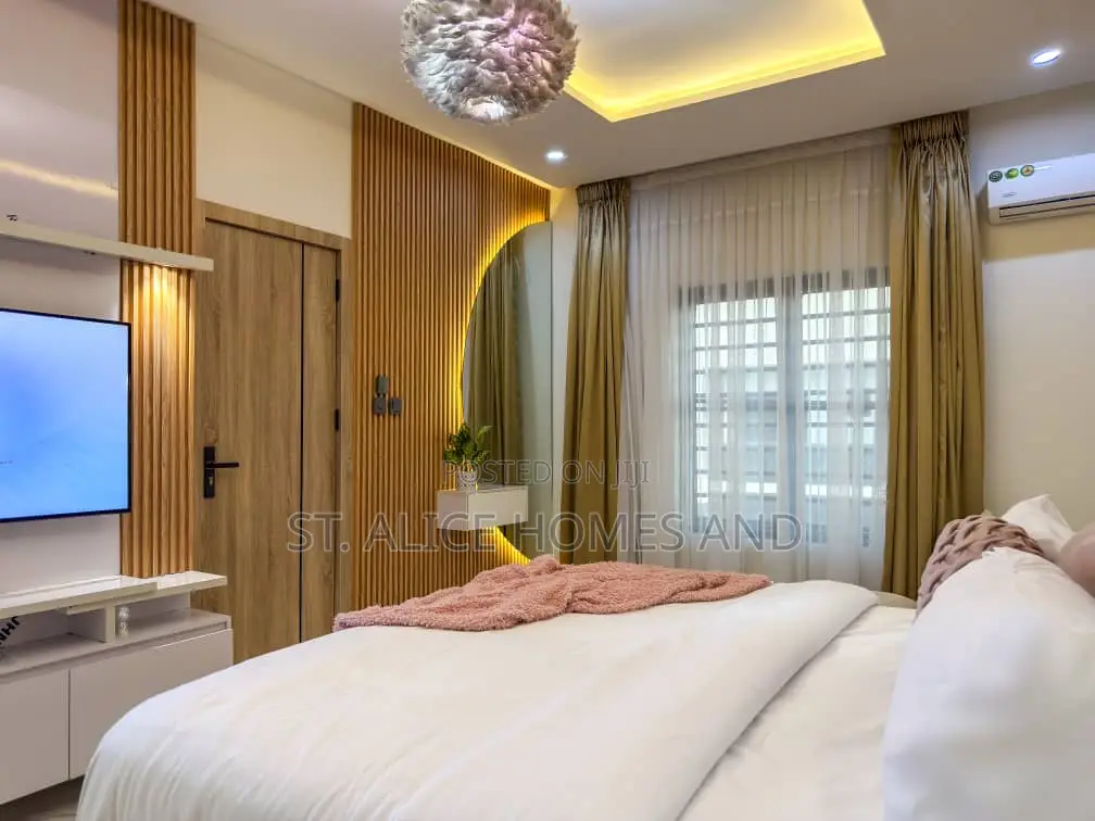 24orty7 Apartment White Luxe 3 Bedroom Apartment With Swimming Pool