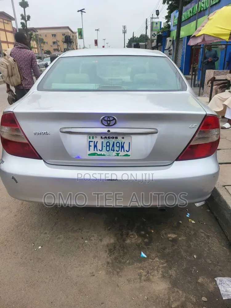 Toyota Camry 2004 Silver