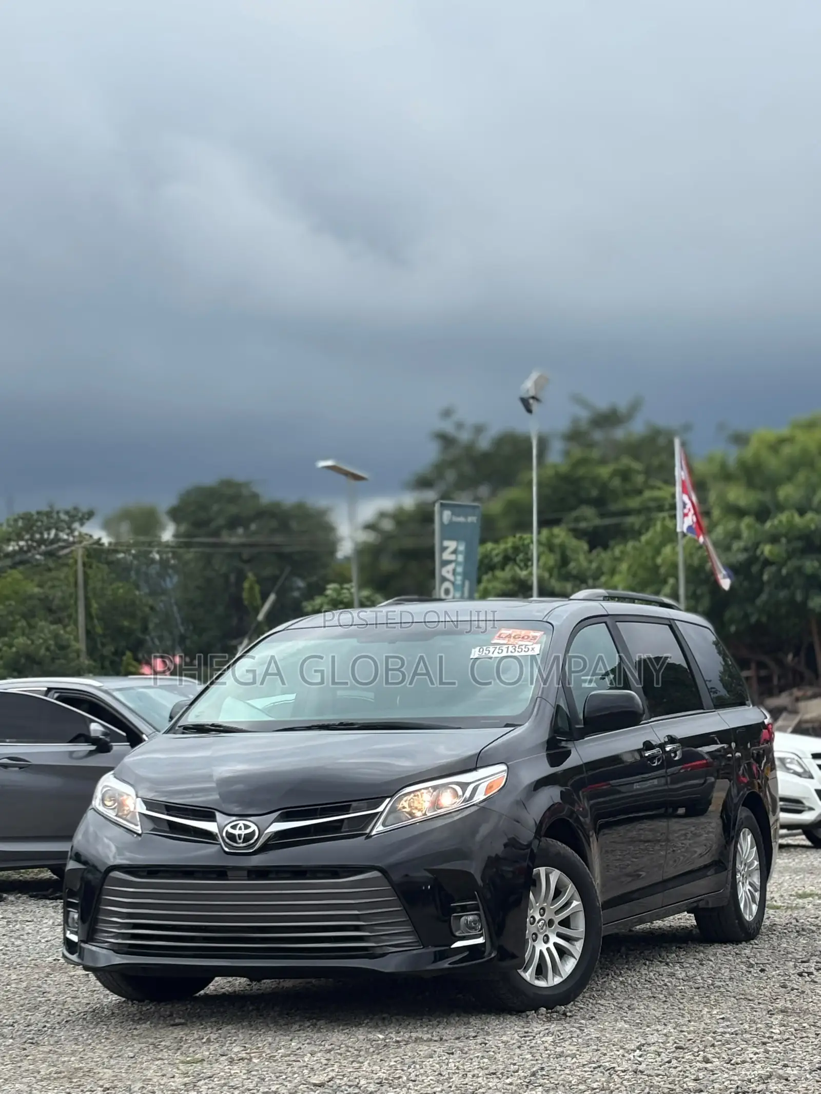 Toyota Sienna Limited AWD (3.5L 6cyl 8A) 2018 Black