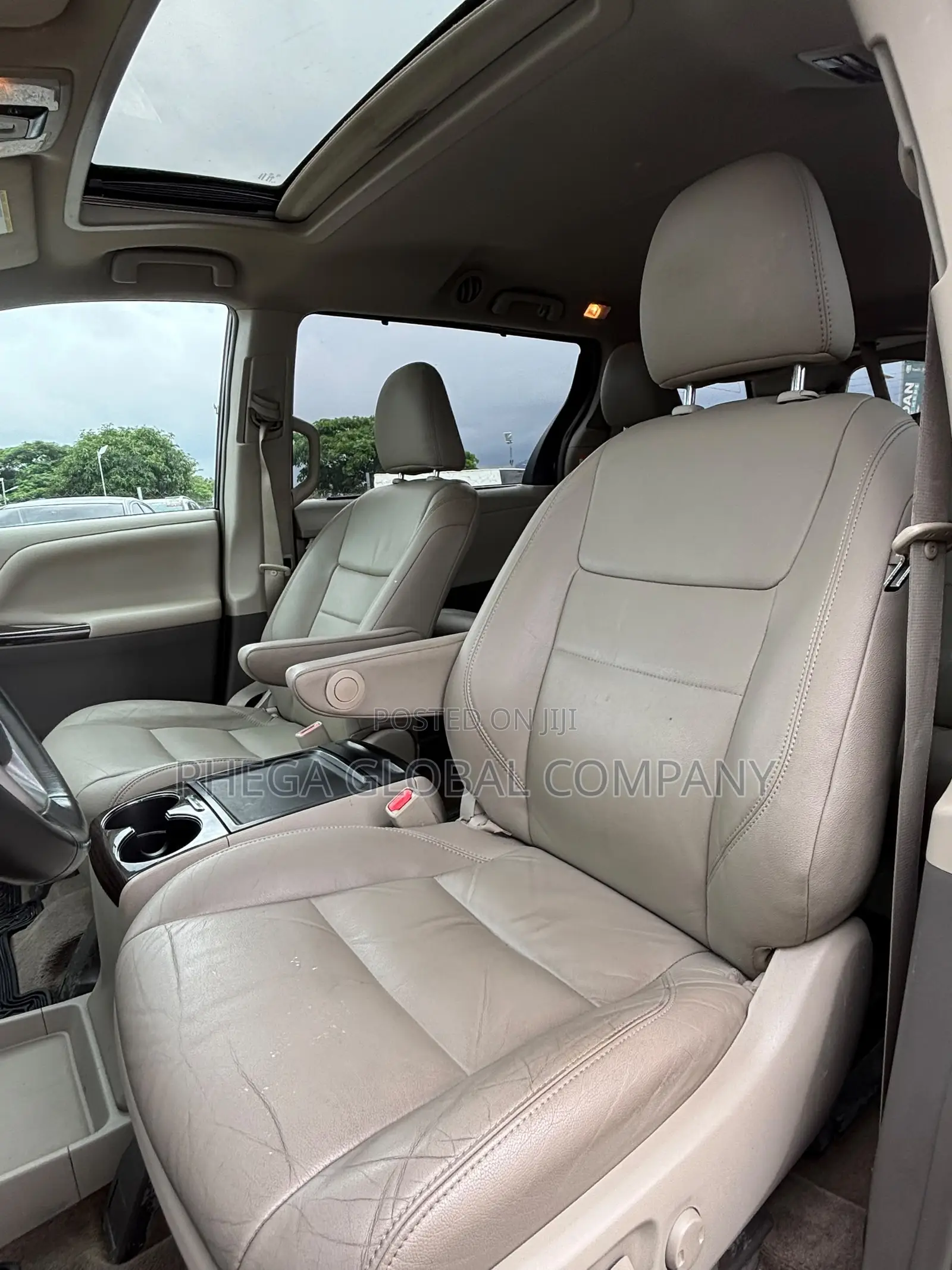 Toyota Sienna Limited AWD (3.5L 6cyl 8A) 2018 Black