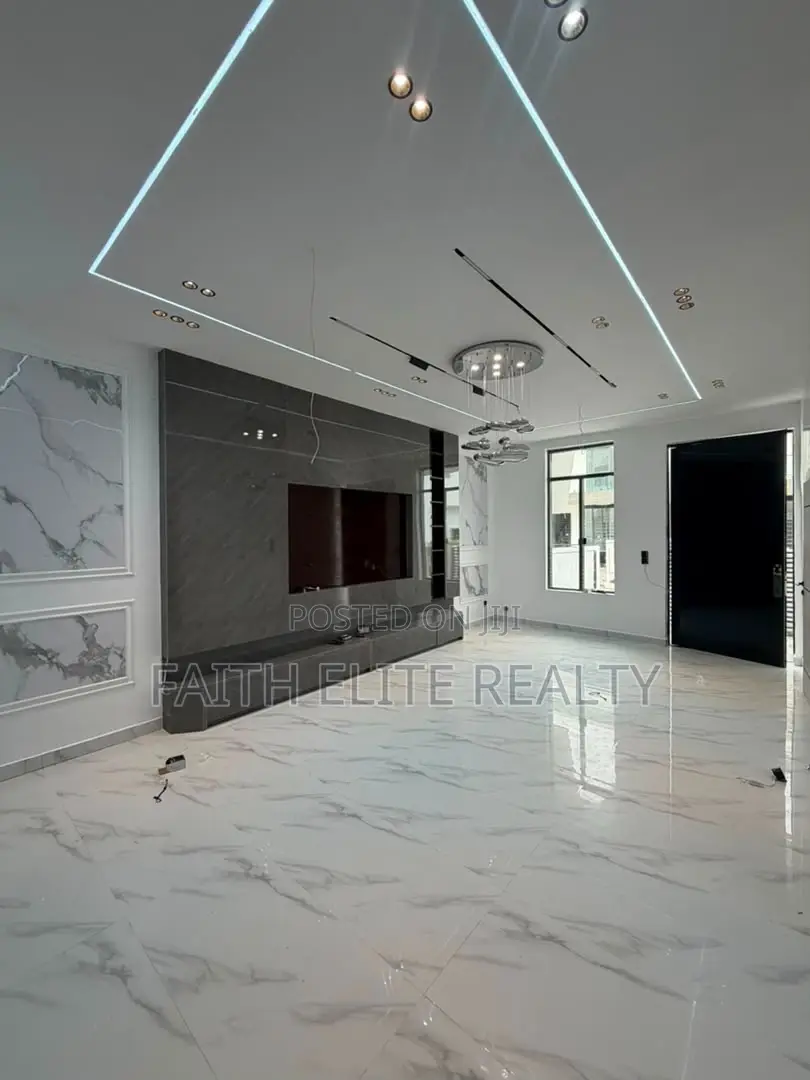 4bdrm Duplex in Ado / Ajah for sale
