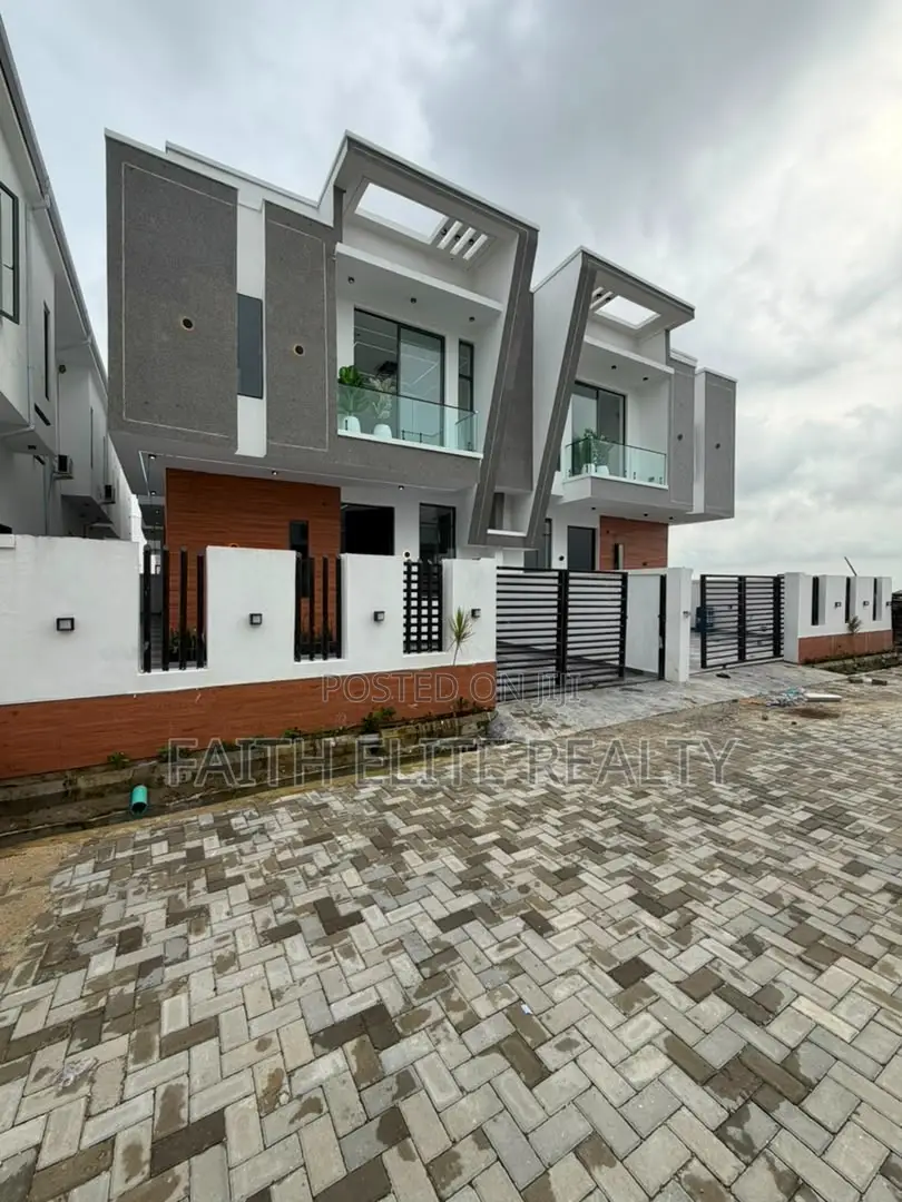 4bdrm Duplex in Ado / Ajah for sale