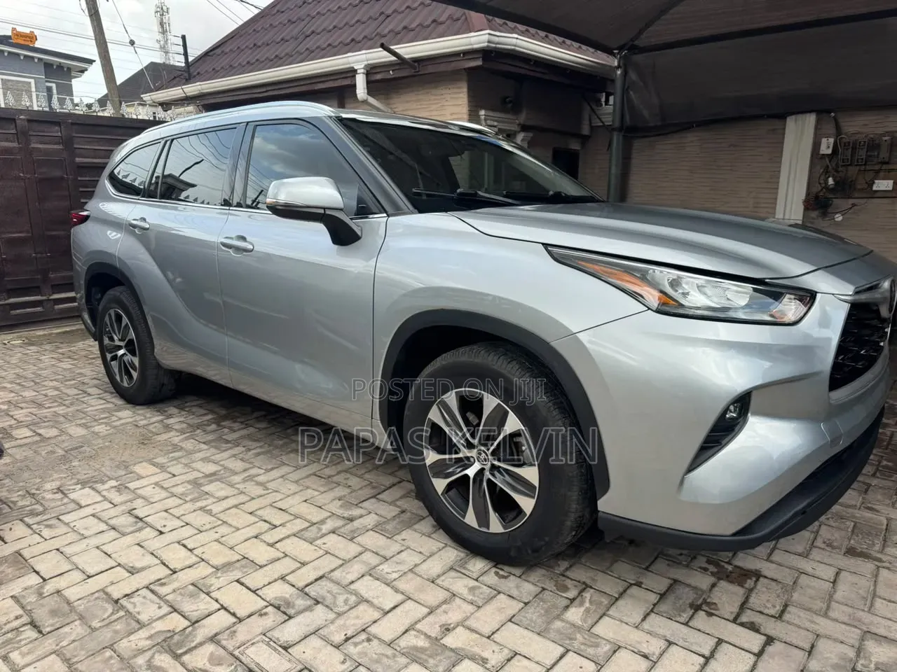 Toyota Highlander XLE 2021 Silver