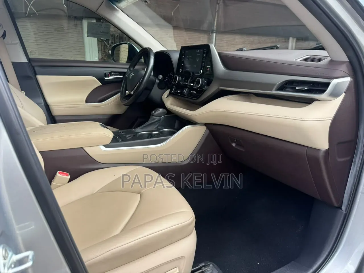 Toyota Highlander XLE 2021 Silver