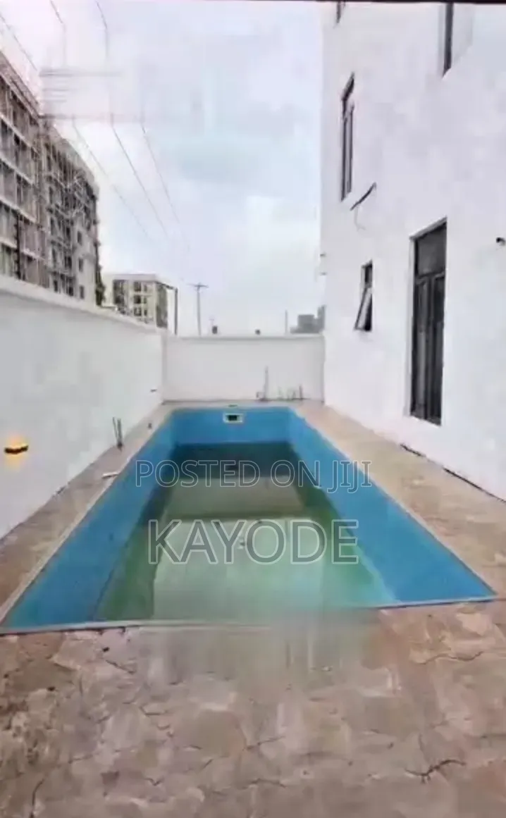 5bdrm Duplex in Lekki Phase 1 for sale