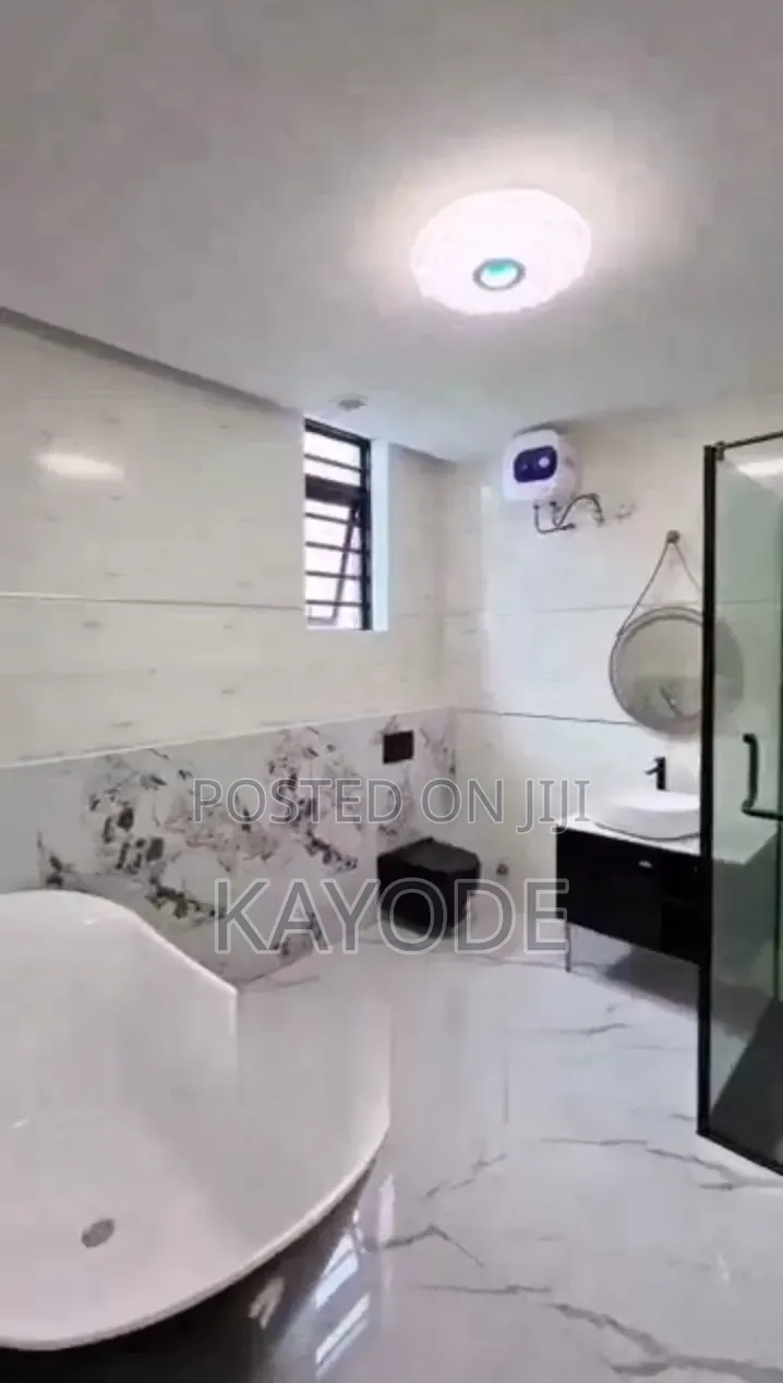 5bdrm Duplex in Lekki Phase 1 for sale