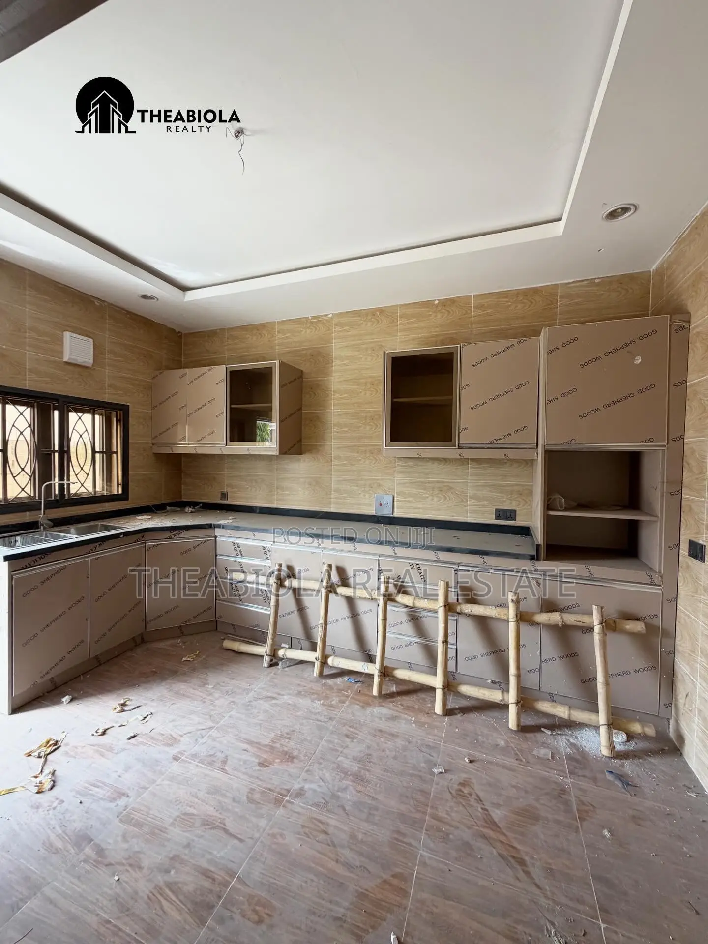 4bdrm Townhouse/Terrace in Wuye, Abuja for sale